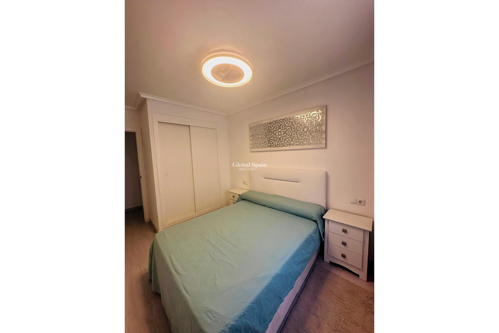 Wederverkoop - APPARTEMENT -
TORREVIEJA - Center