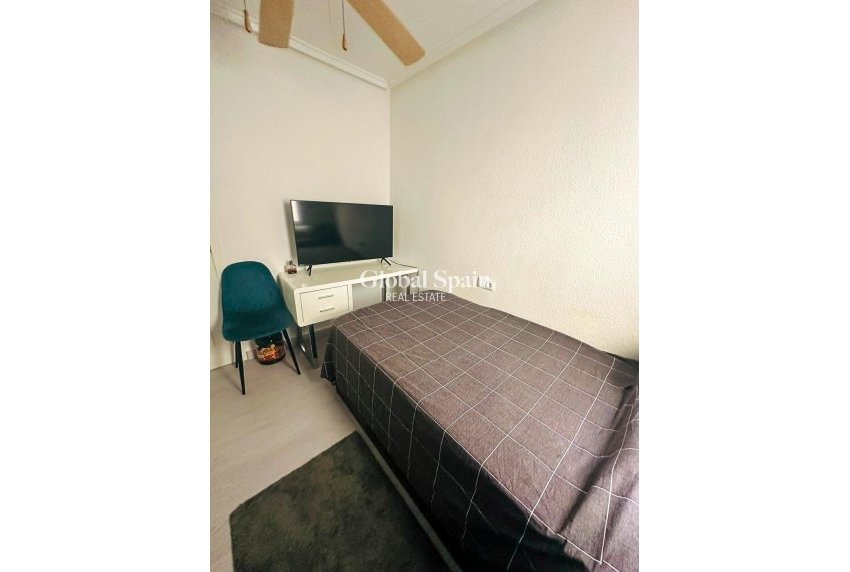 Wederverkoop - APPARTEMENT -
TORREVIEJA - Center