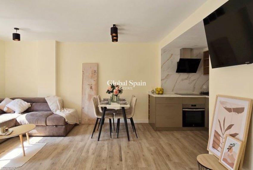 Wederverkoop - APPARTEMENT -
TORREVIEJA - Center