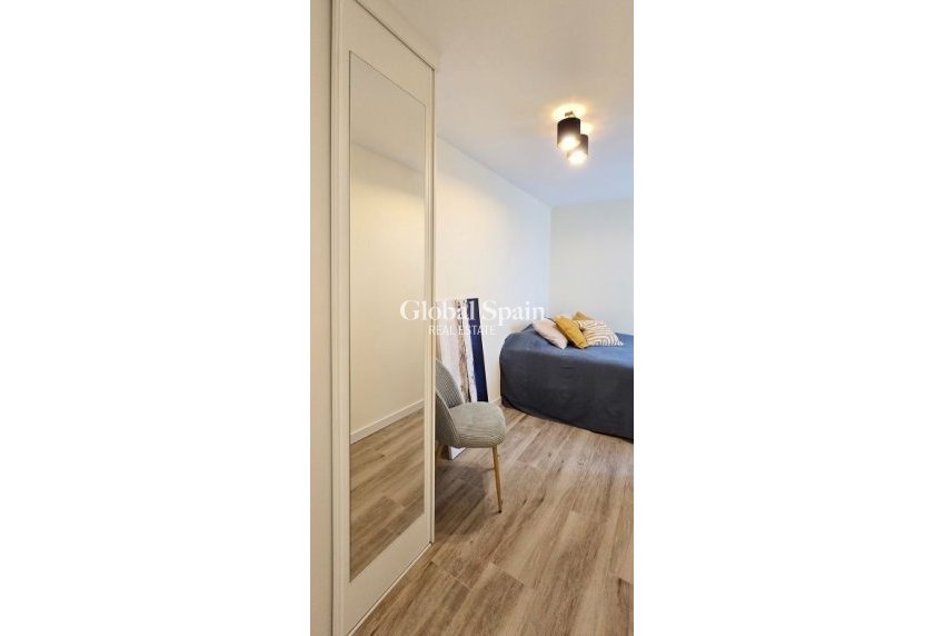 Wederverkoop - APPARTEMENT -
TORREVIEJA - Center