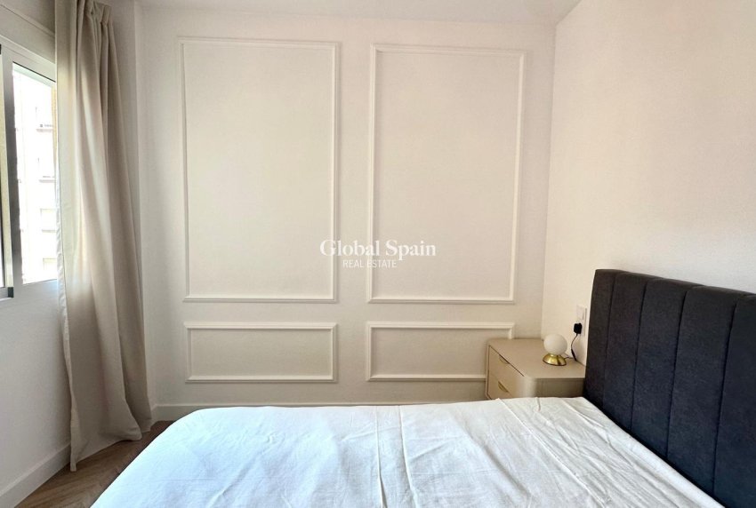 Wederverkoop - APPARTEMENT -
TORREVIEJA - Center