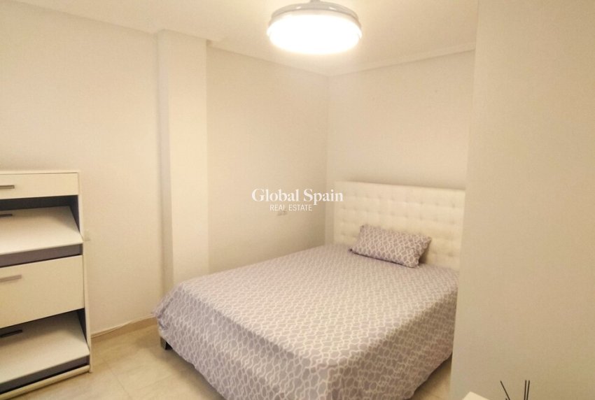 Wederverkoop - APPARTEMENT -
TORREVIEJA - Center