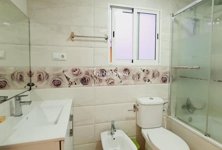 Wederverkoop - APPARTEMENT -
TORREVIEJA - Center