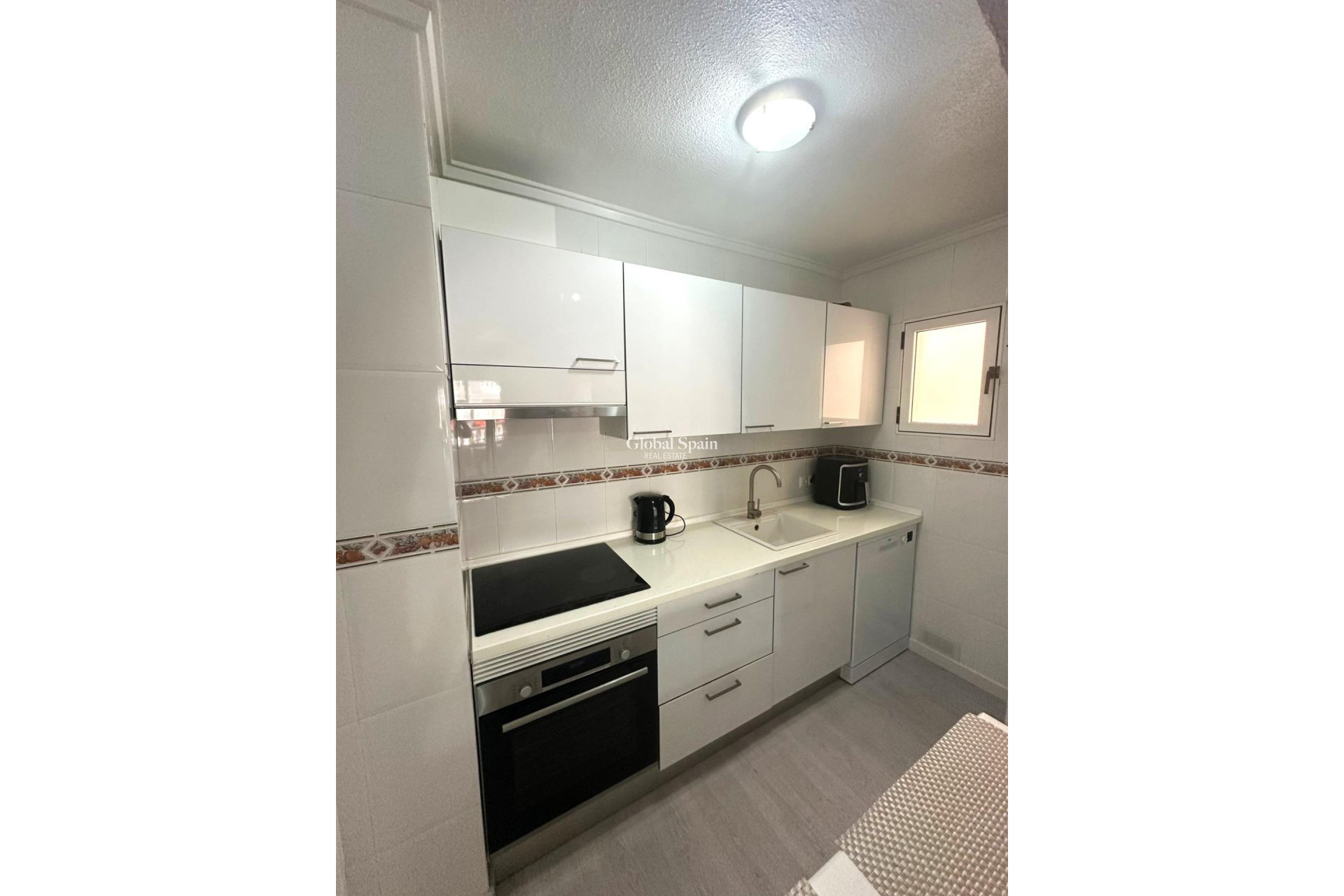 Wederverkoop - APPARTEMENT -
TORREVIEJA - Center