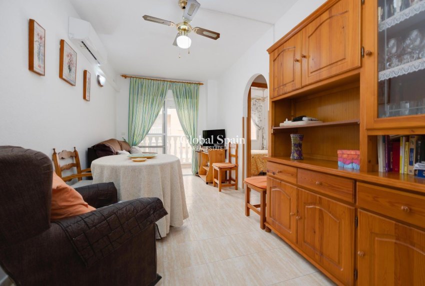 Wederverkoop - APPARTEMENT -
TORREVIEJA - Center