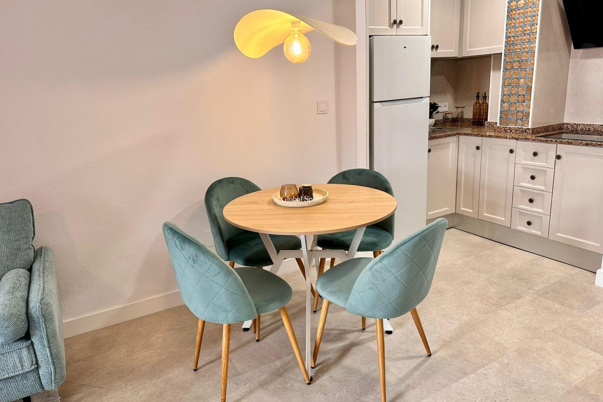 Wederverkoop - APPARTEMENT -
TORREVIEJA - Center