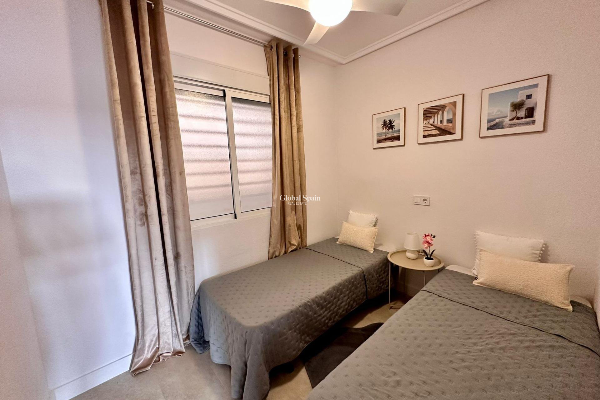 Wederverkoop - APPARTEMENT -
TORREVIEJA - Center