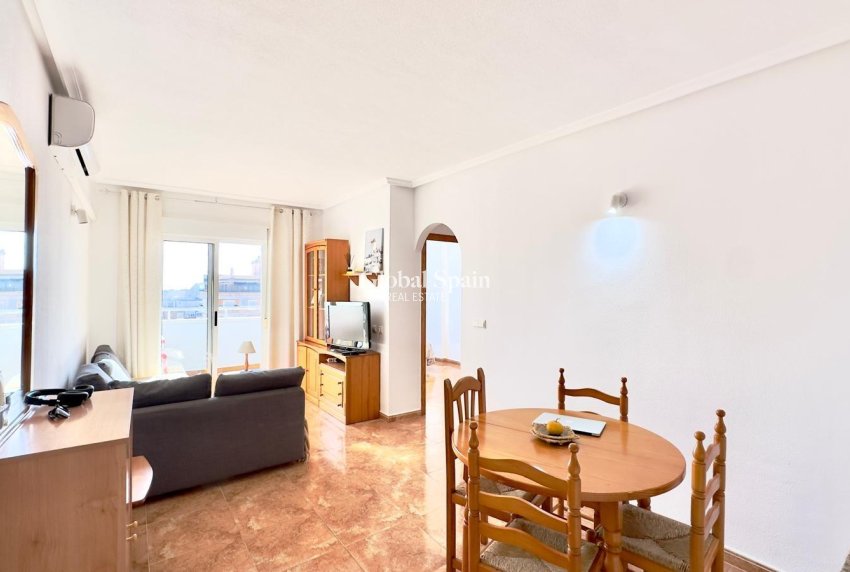 Wederverkoop - APPARTEMENT -
TORREVIEJA - Center