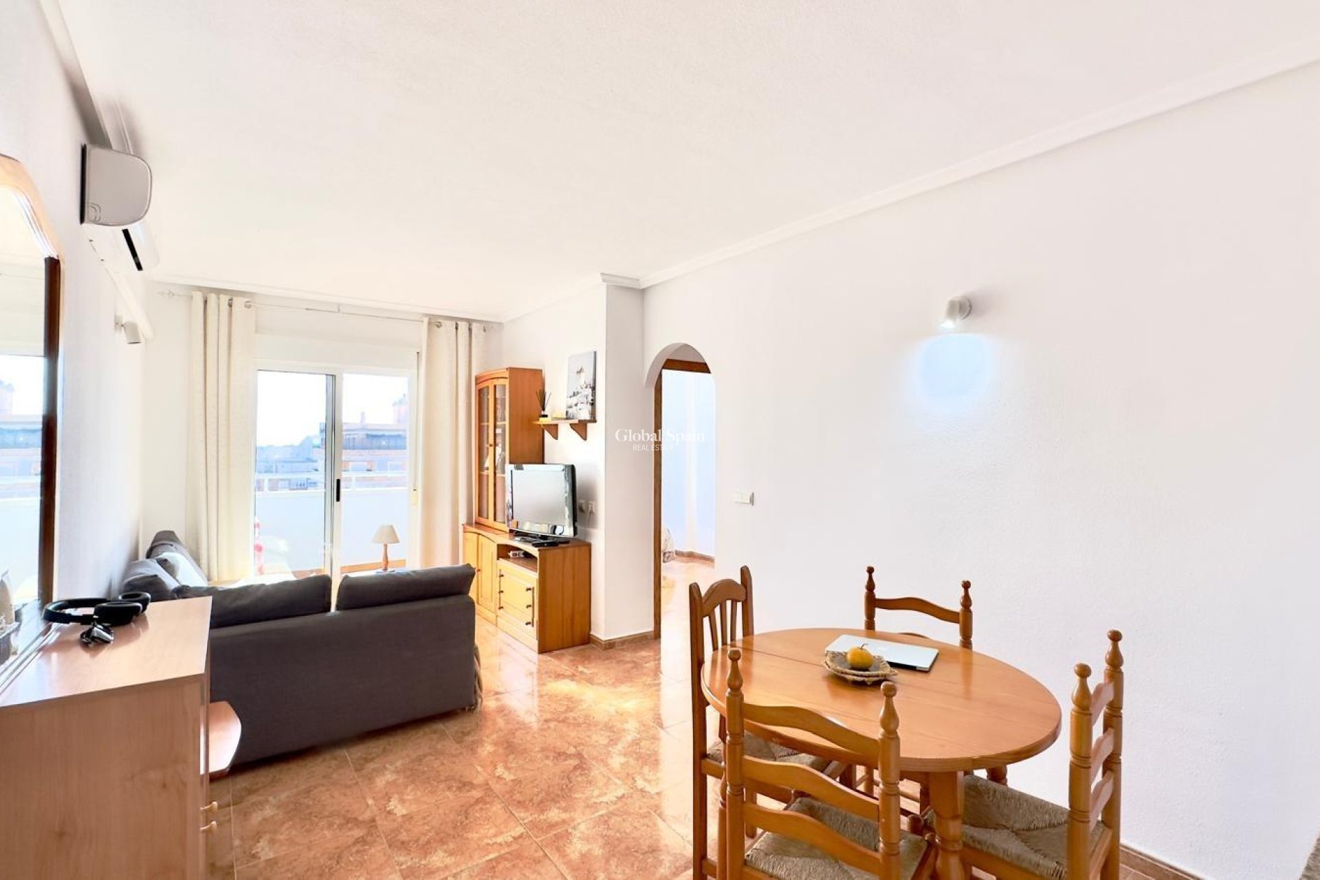 Wederverkoop - APPARTEMENT -
TORREVIEJA - Center