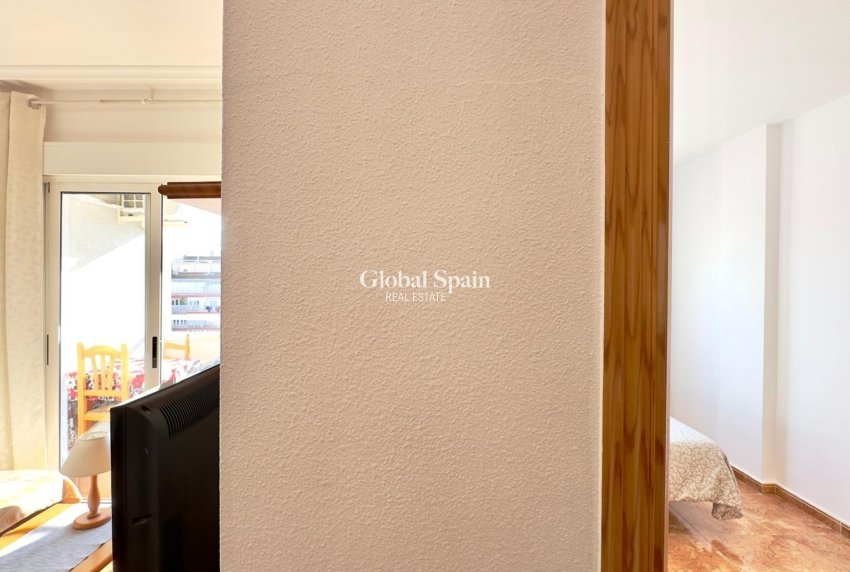 Wederverkoop - APPARTEMENT -
TORREVIEJA - Center