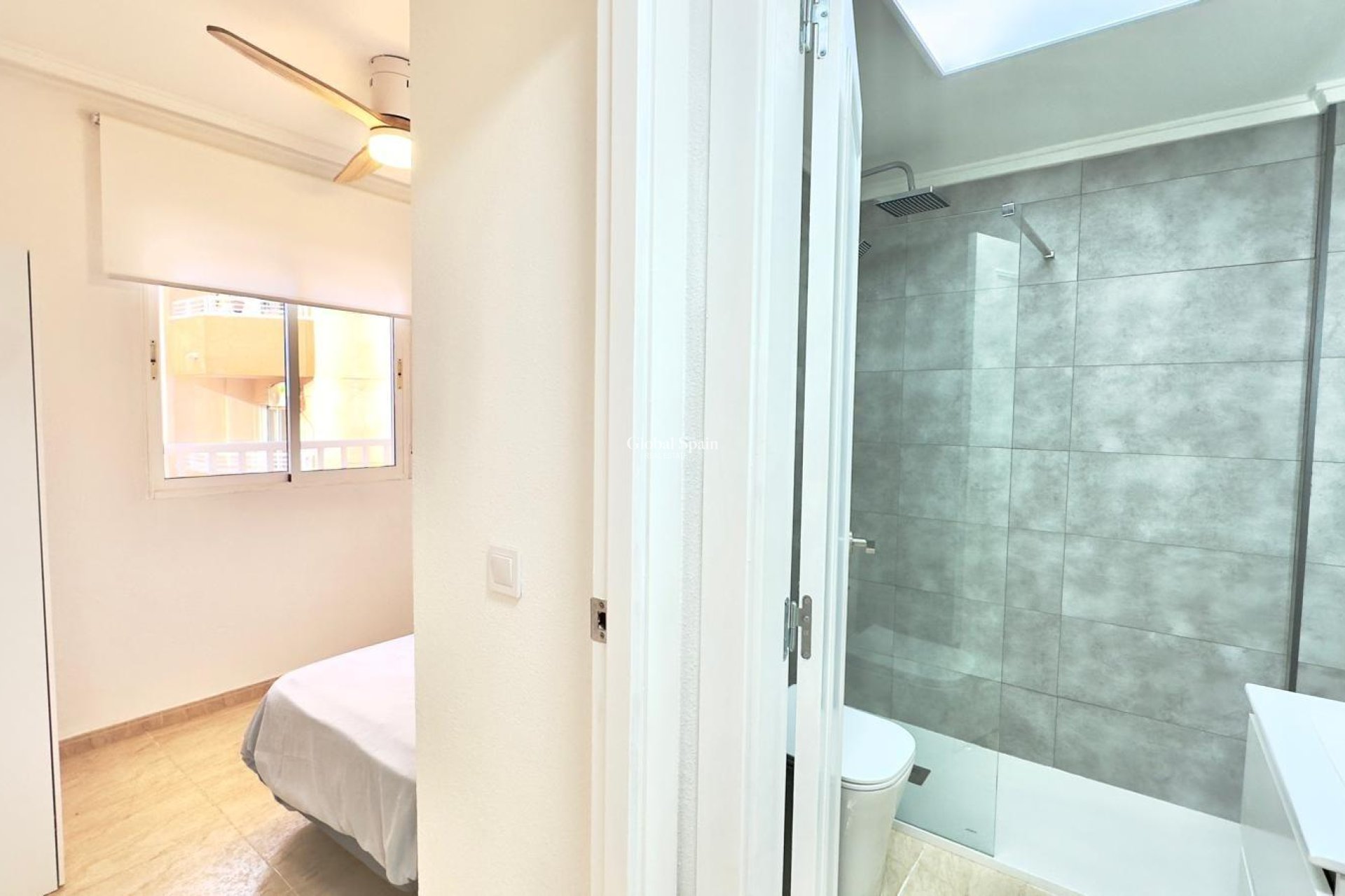 Wederverkoop - APPARTEMENT -
TORREVIEJA - Center