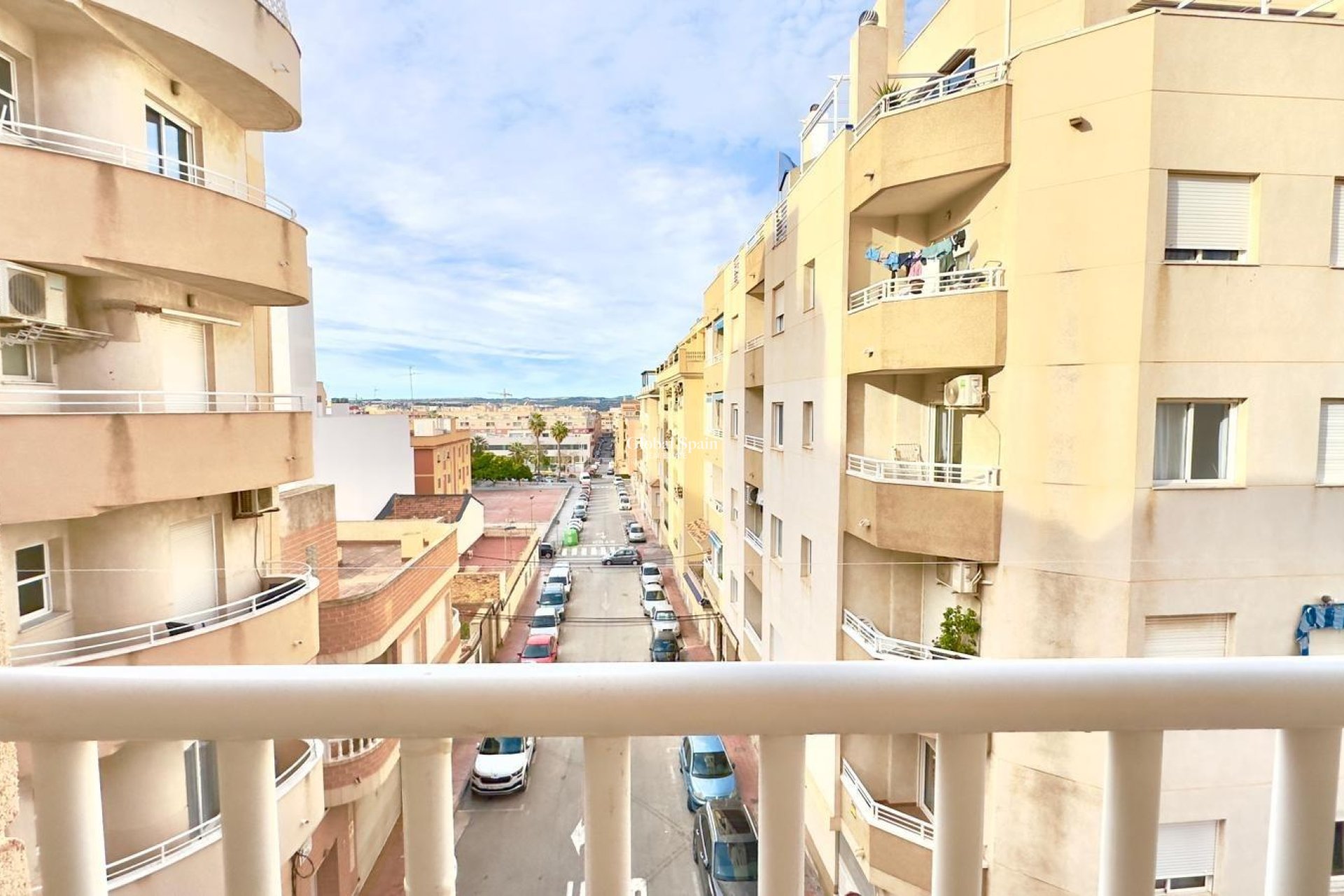 Wederverkoop - APPARTEMENT -
TORREVIEJA - Center