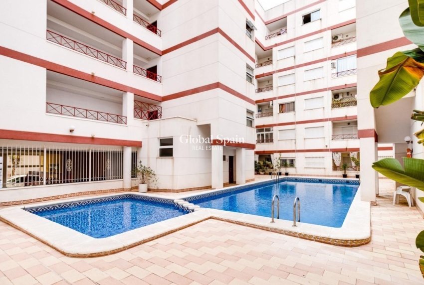Wederverkoop - APPARTEMENT -
TORREVIEJA - Center