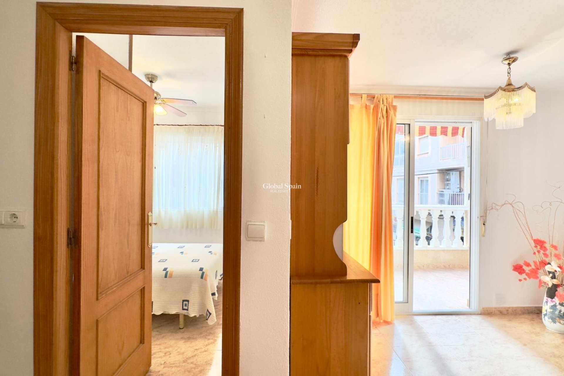 Wederverkoop - APPARTEMENT -
TORREVIEJA - Center
