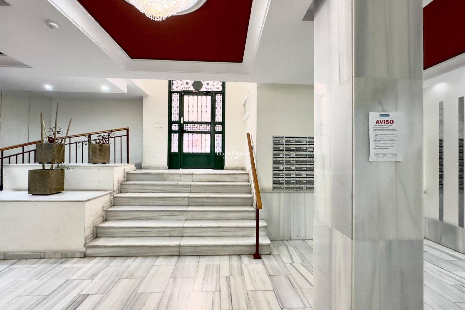 Wederverkoop - APPARTEMENT -
TORREVIEJA - Center