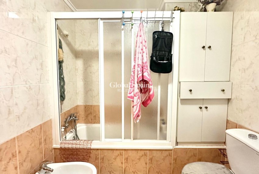 Wederverkoop - APPARTEMENT -
TORREVIEJA - Center