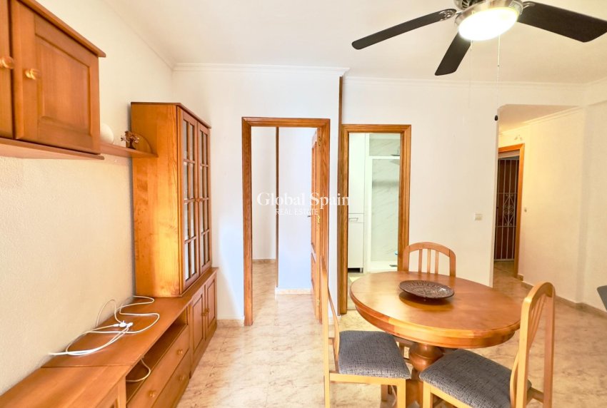 Wederverkoop - APPARTEMENT -
TORREVIEJA - Center