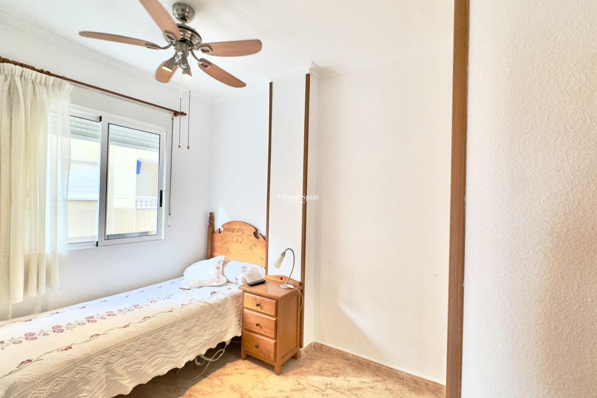 Wederverkoop - APPARTEMENT -
TORREVIEJA - Center