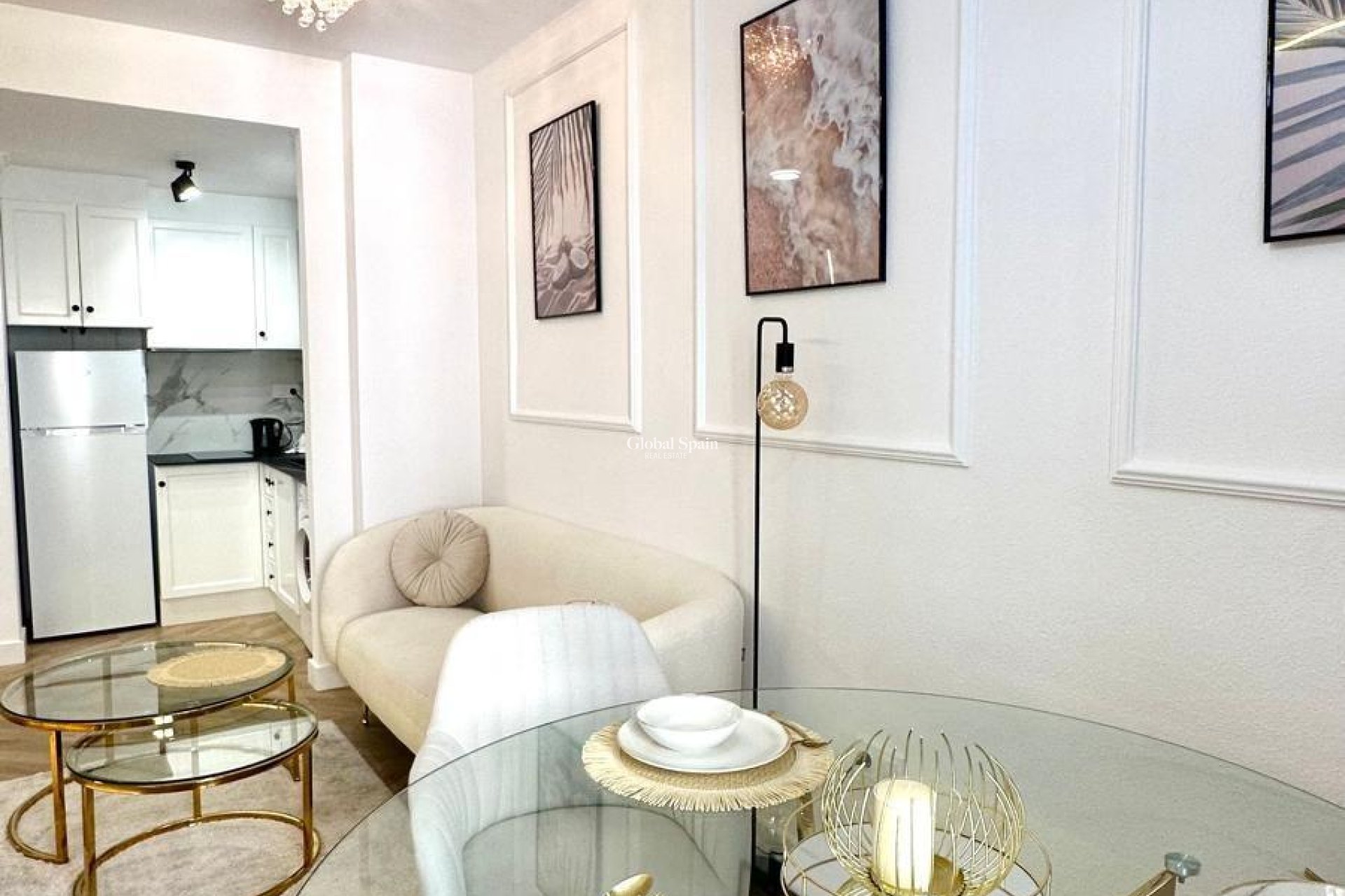 Wederverkoop - APPARTEMENT -
TORREVIEJA - Center