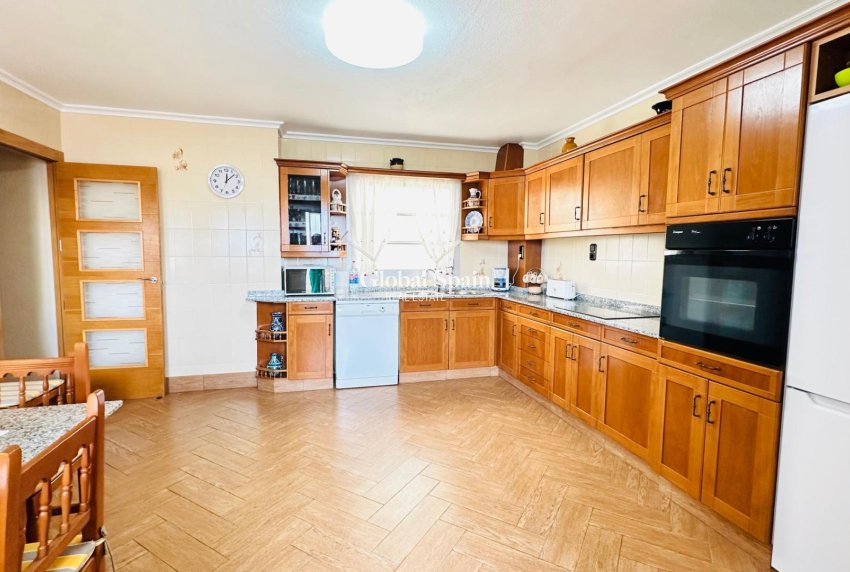 Wederverkoop - APPARTEMENT -
TORREVIEJA - Center