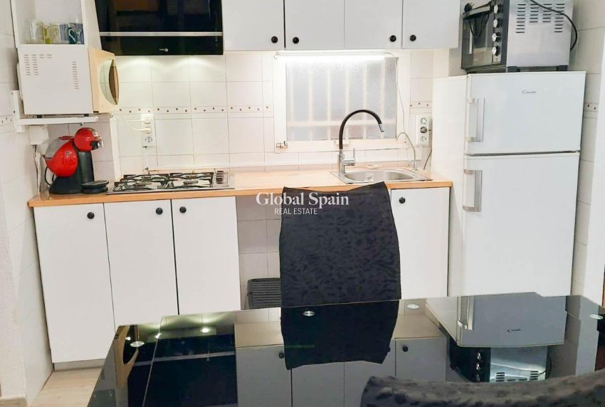 Wederverkoop - APPARTEMENT -
TORREVIEJA - Center