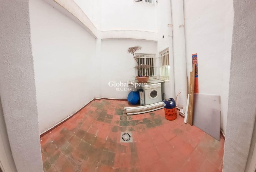 Wederverkoop - APPARTEMENT -
TORREVIEJA - Center