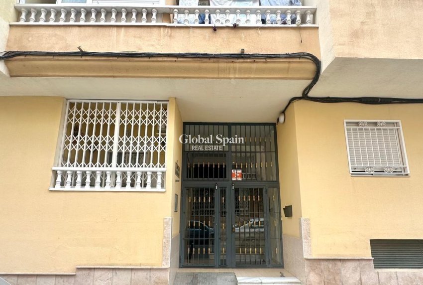 Wederverkoop - APPARTEMENT -
TORREVIEJA - Center