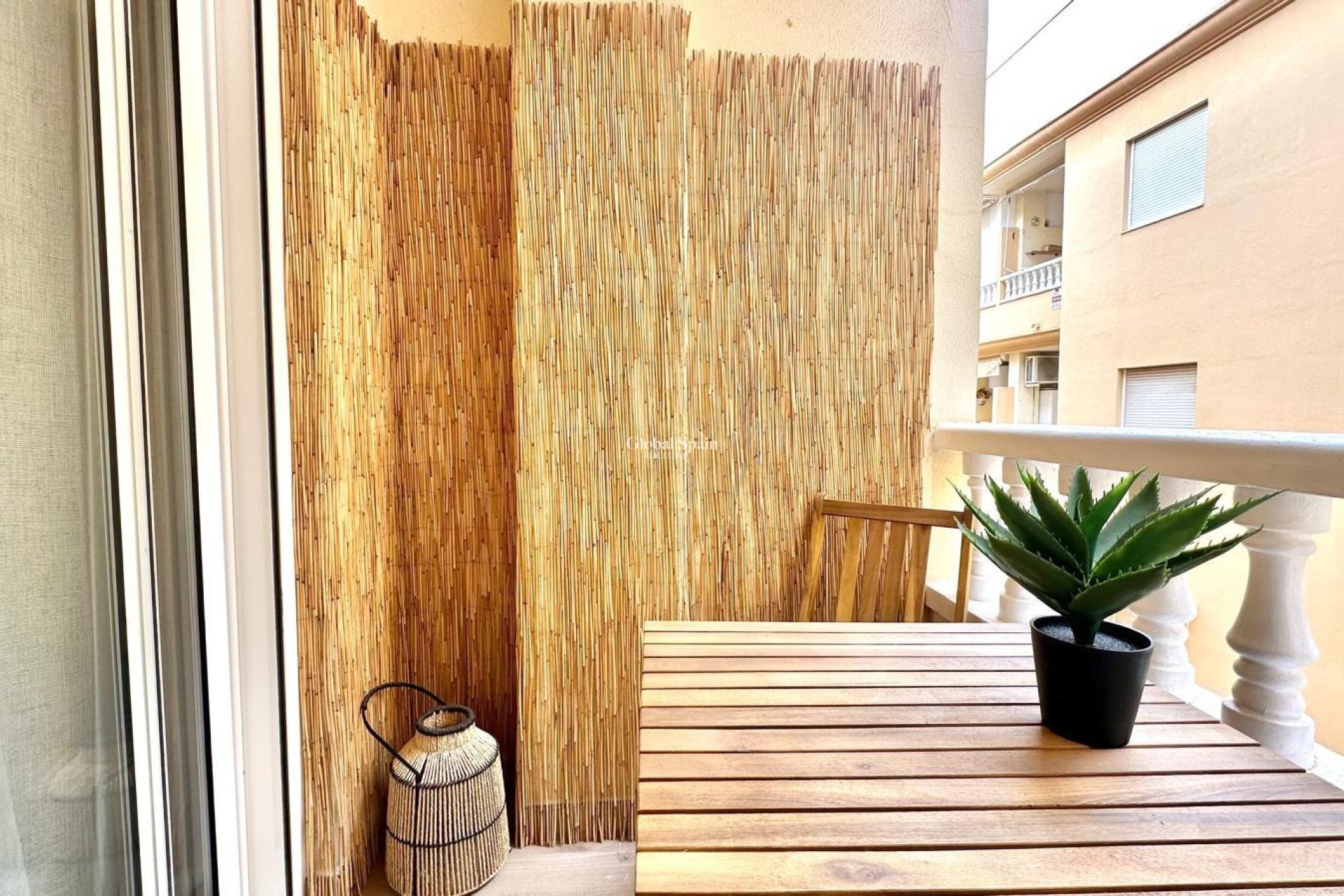 Wederverkoop - APPARTEMENT -
TORREVIEJA - Center