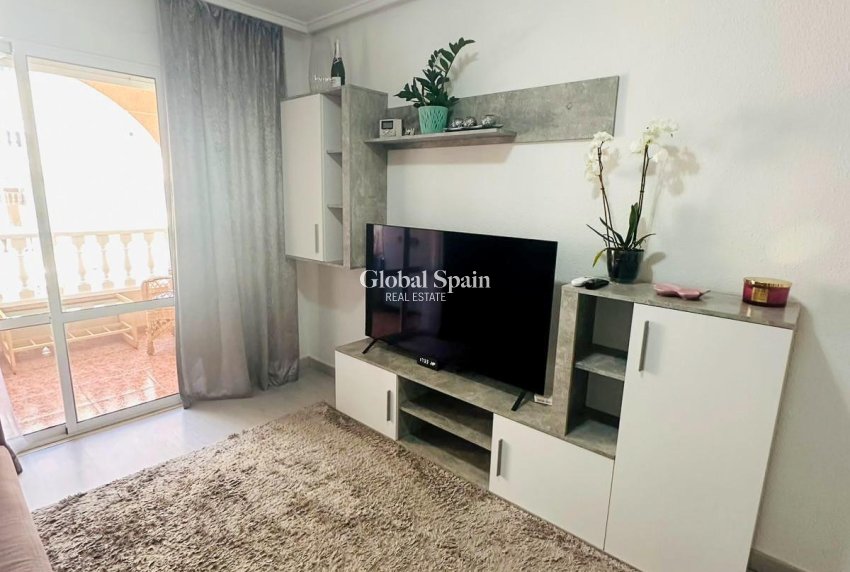 Wederverkoop - APPARTEMENT -
TORREVIEJA - Center