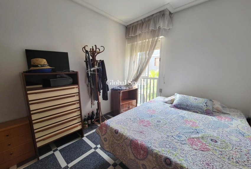 Wederverkoop - APPARTEMENT -
TORREVIEJA - Center