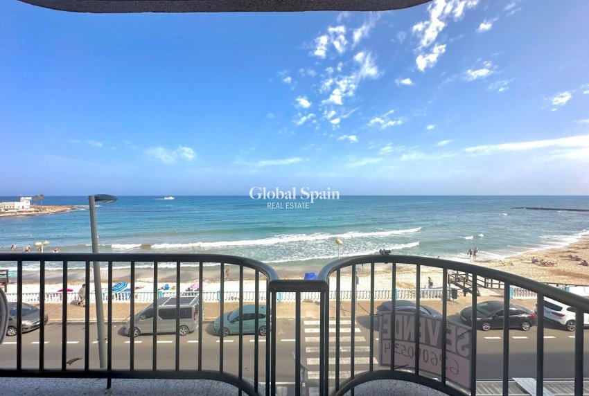 Wederverkoop - APPARTEMENT -
TORREVIEJA - Center