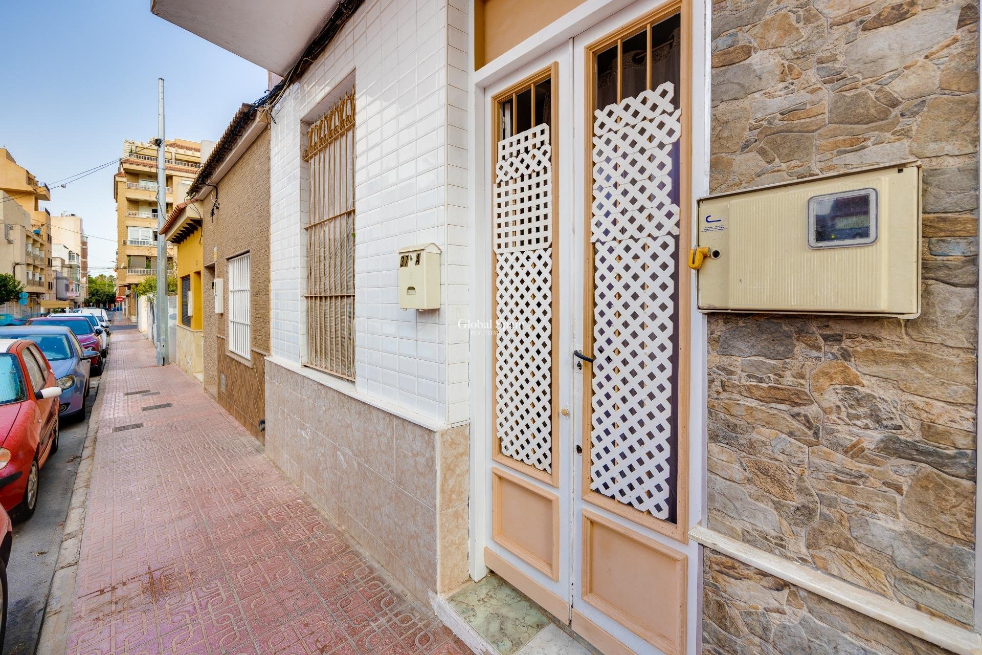 Wederverkoop - APPARTEMENT -
TORREVIEJA - Center