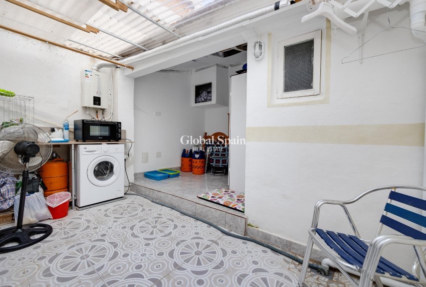 Wederverkoop - APPARTEMENT -
TORREVIEJA - Center