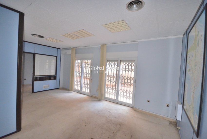 Wederverkoop - APPARTEMENT -
TORREVIEJA - Center