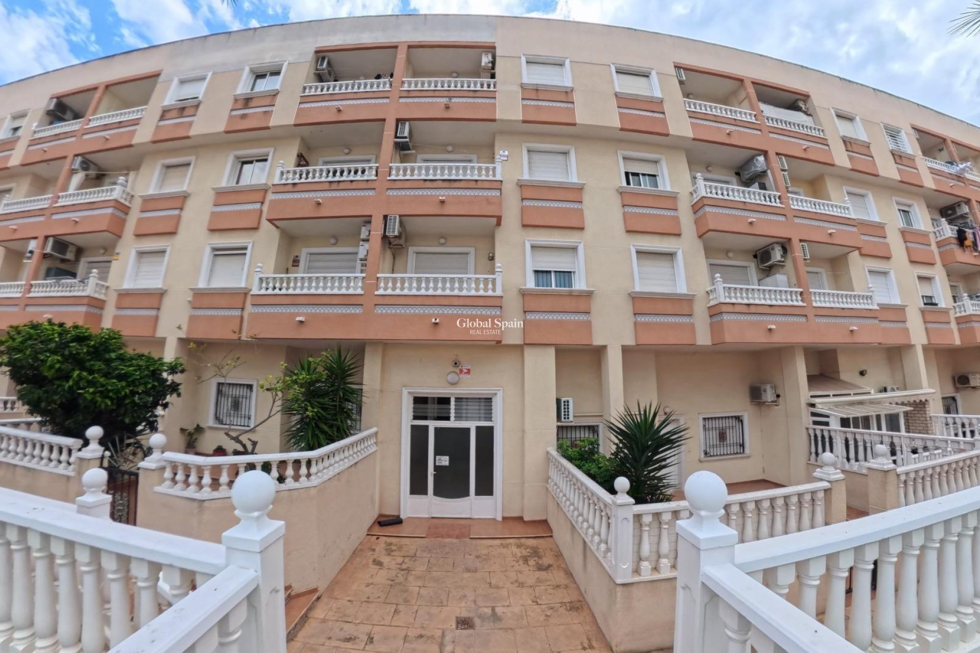 Wederverkoop - APPARTEMENT -
TORREVIEJA - Center