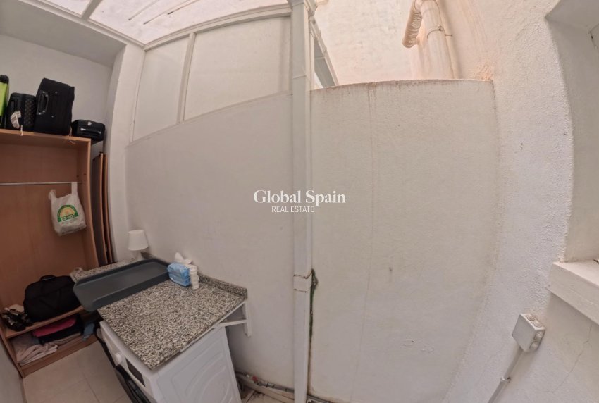 Wederverkoop - APPARTEMENT -
TORREVIEJA - Center