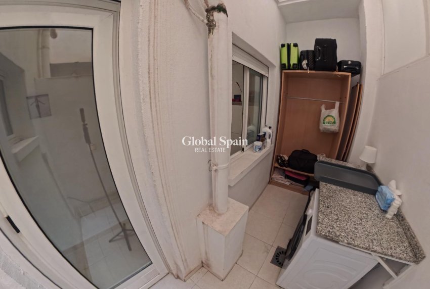 Wederverkoop - APPARTEMENT -
TORREVIEJA - Center