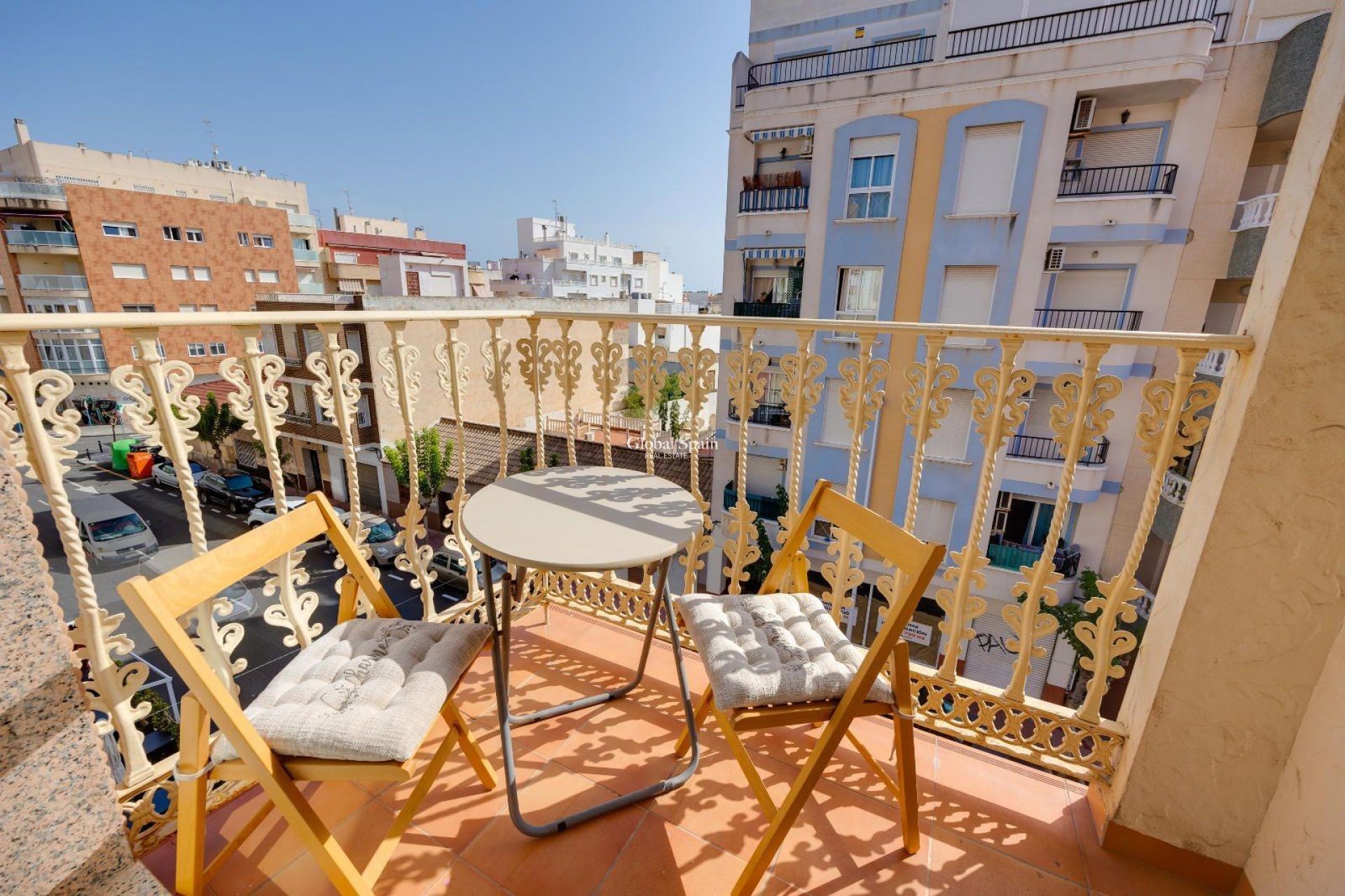 Wederverkoop - APPARTEMENT -
TORREVIEJA - Center