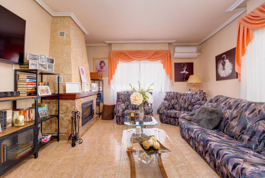 Wederverkoop - APPARTEMENT -
TORREVIEJA - Center
