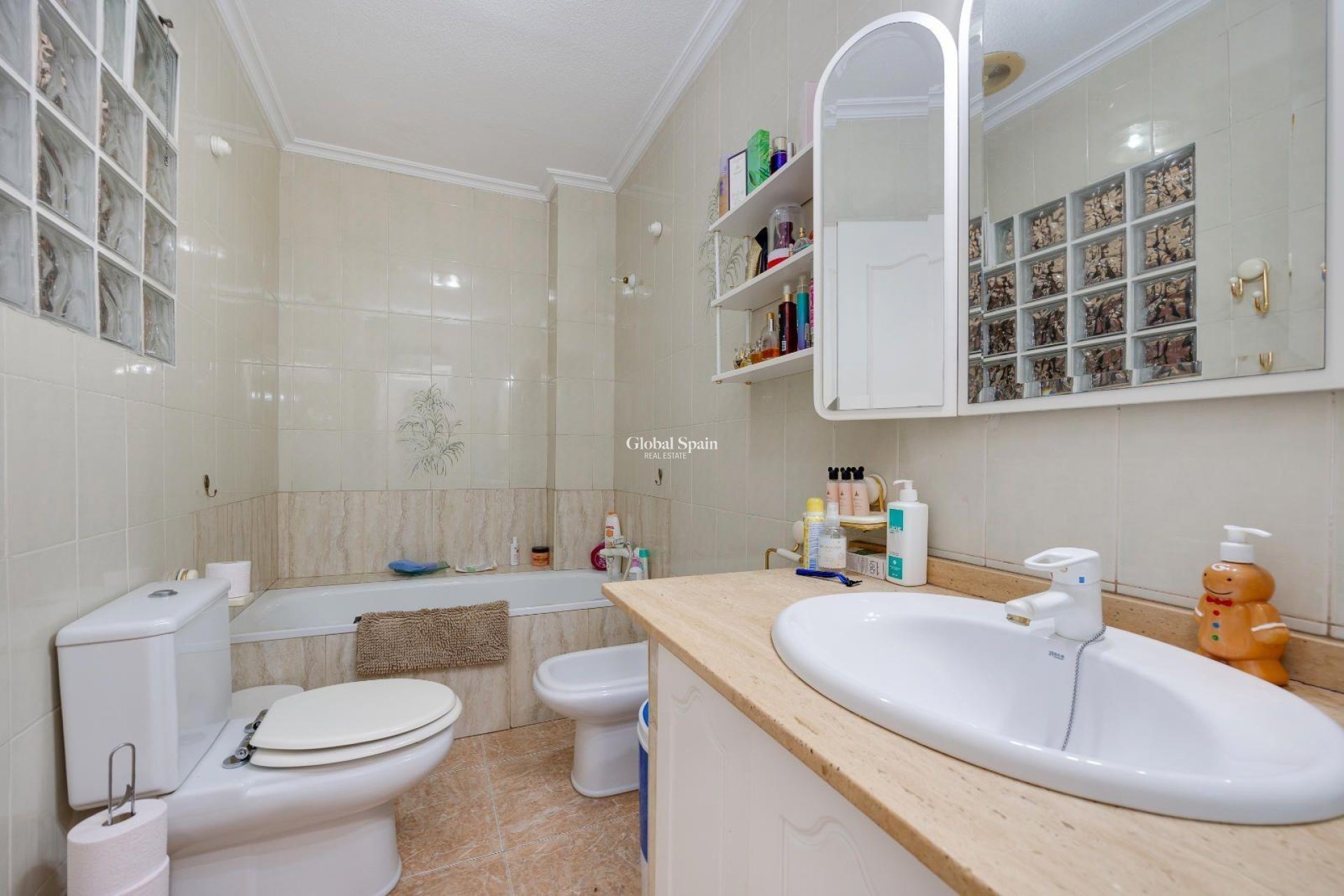 Wederverkoop - APPARTEMENT -
TORREVIEJA - Center