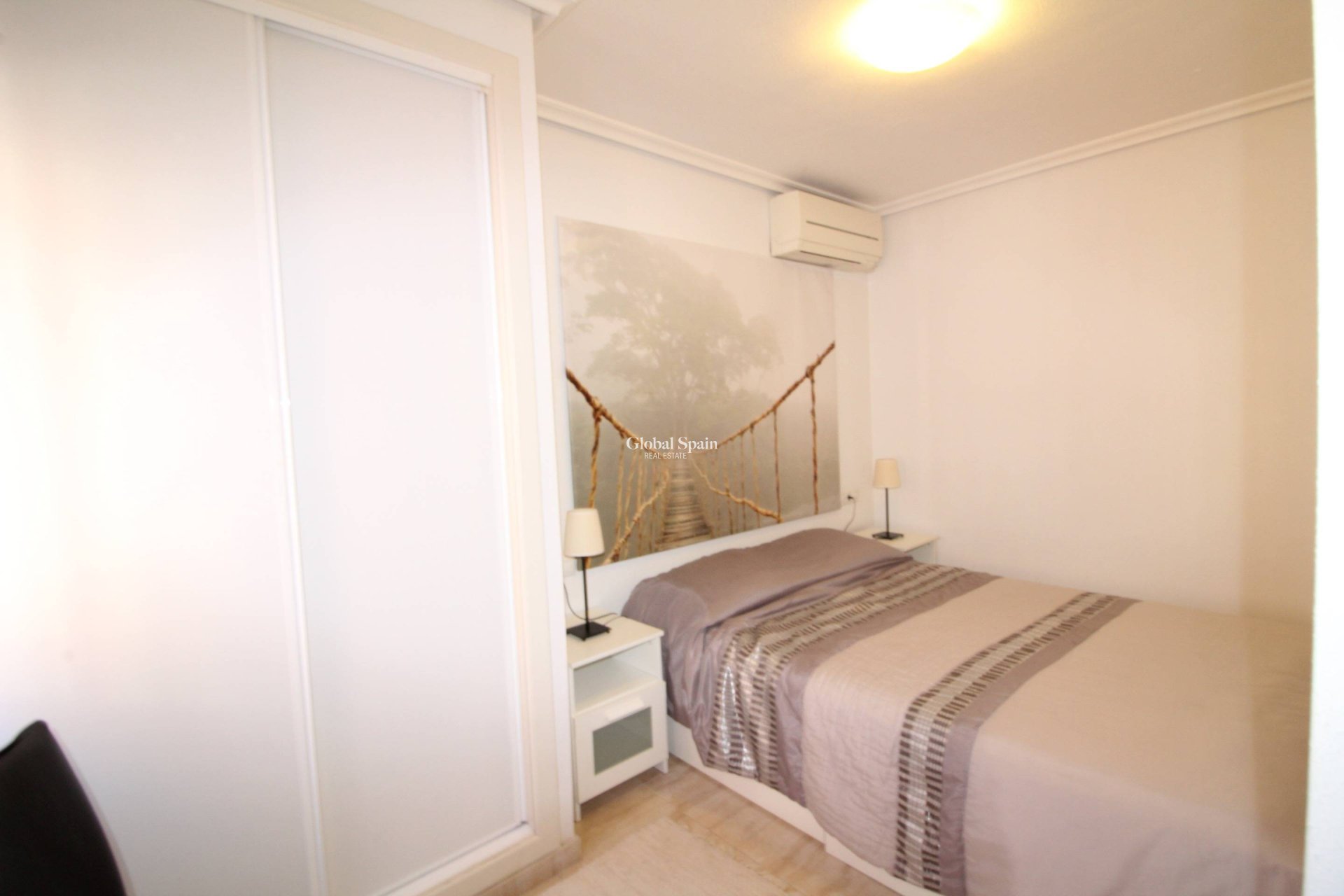Wederverkoop - APPARTEMENT -
TORREVIEJA - Center