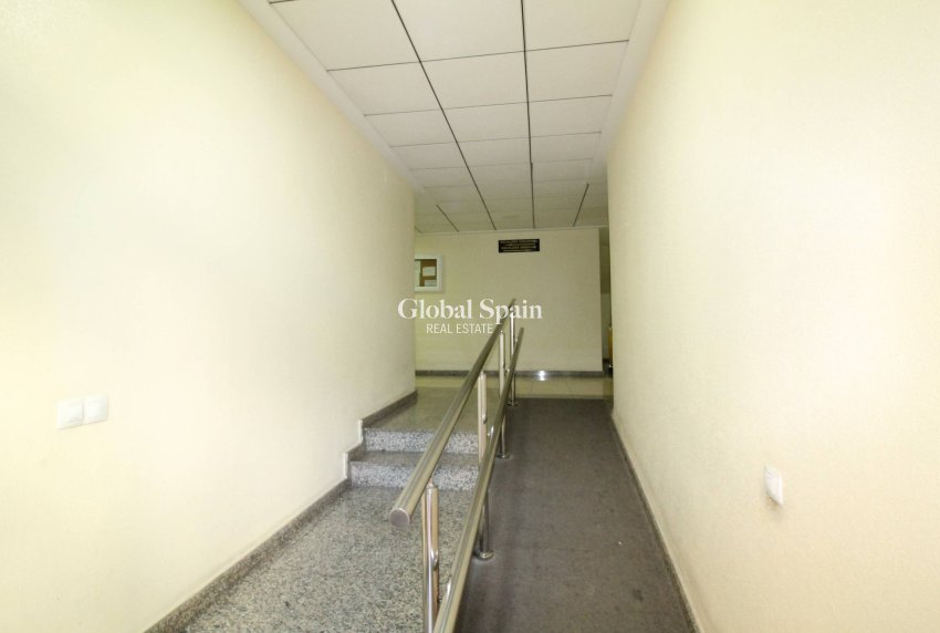 Wederverkoop - APPARTEMENT -
TORREVIEJA - Center