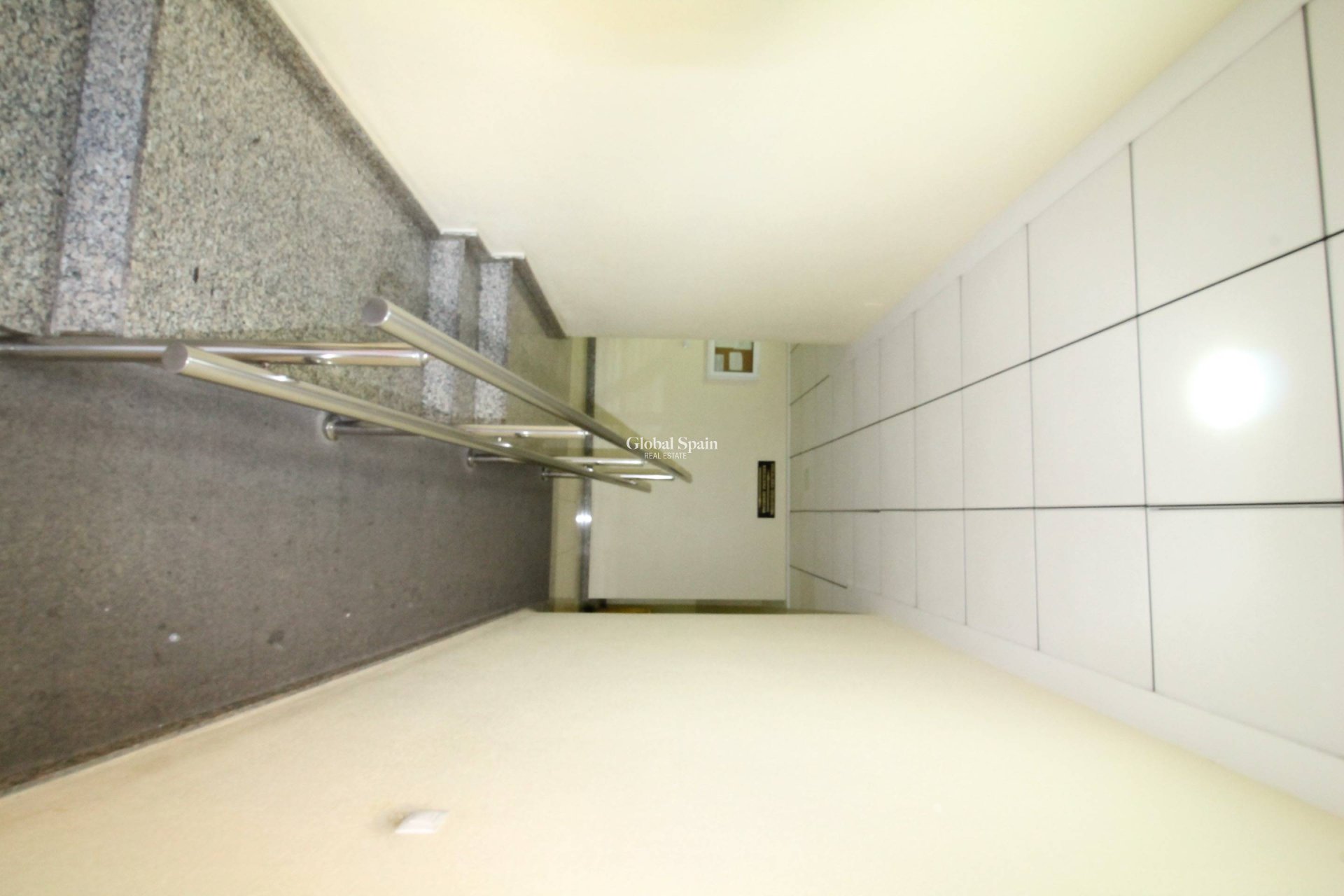 Wederverkoop - APPARTEMENT -
TORREVIEJA - Center