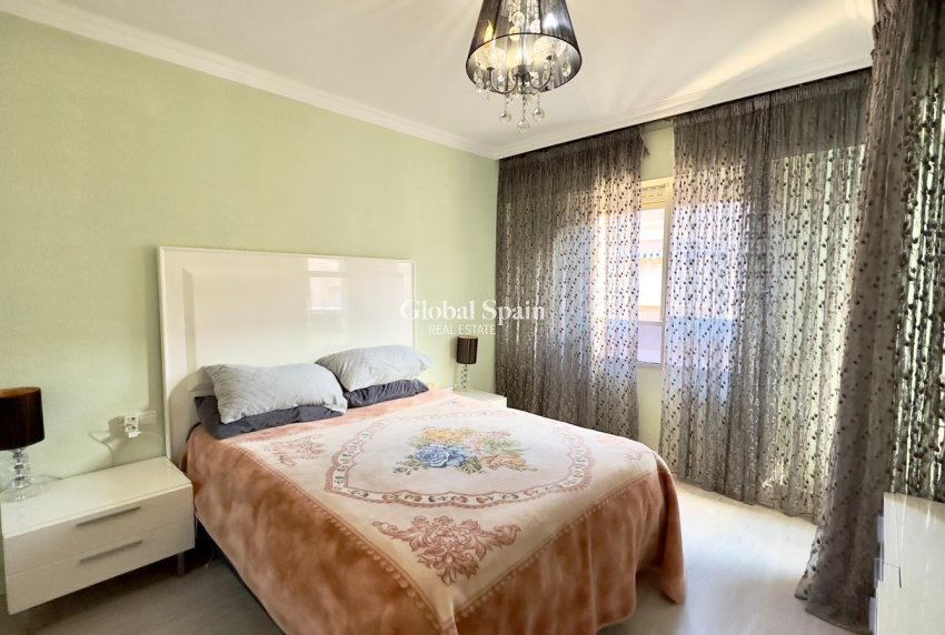 Wederverkoop - APPARTEMENT -
TORREVIEJA - Center