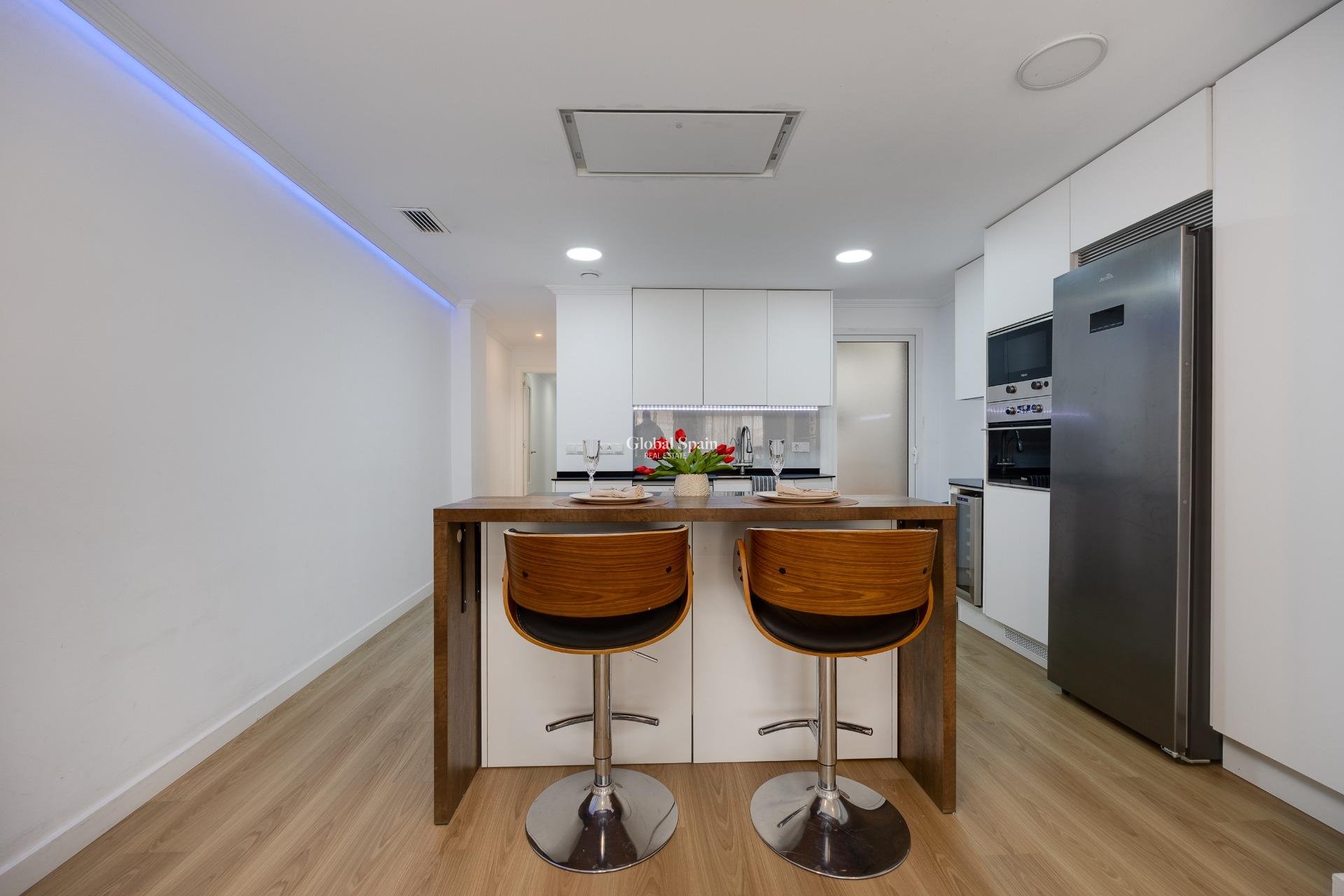 Wederverkoop - APPARTEMENT -
TORREVIEJA - Center