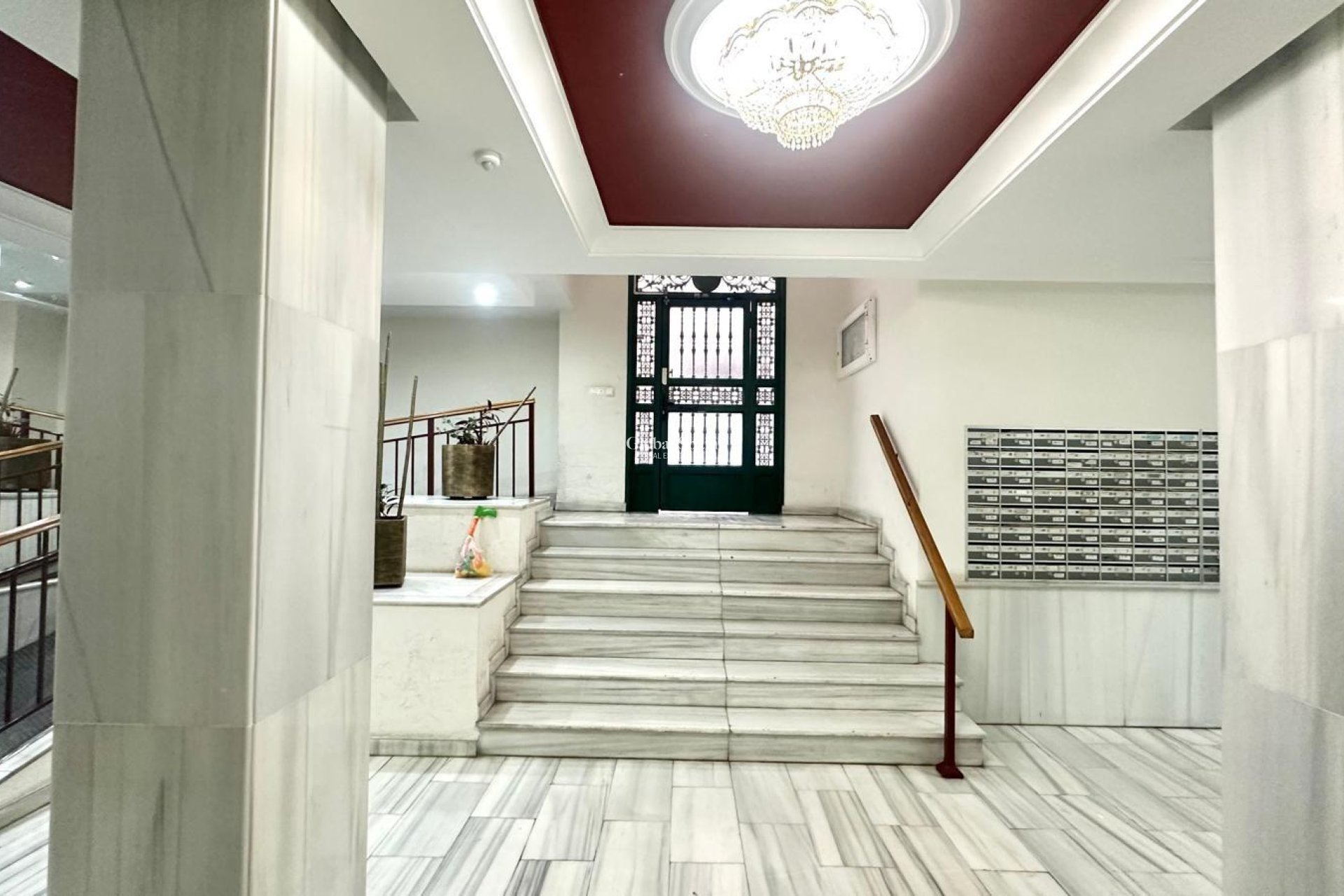 Wederverkoop - APPARTEMENT -
TORREVIEJA - Center