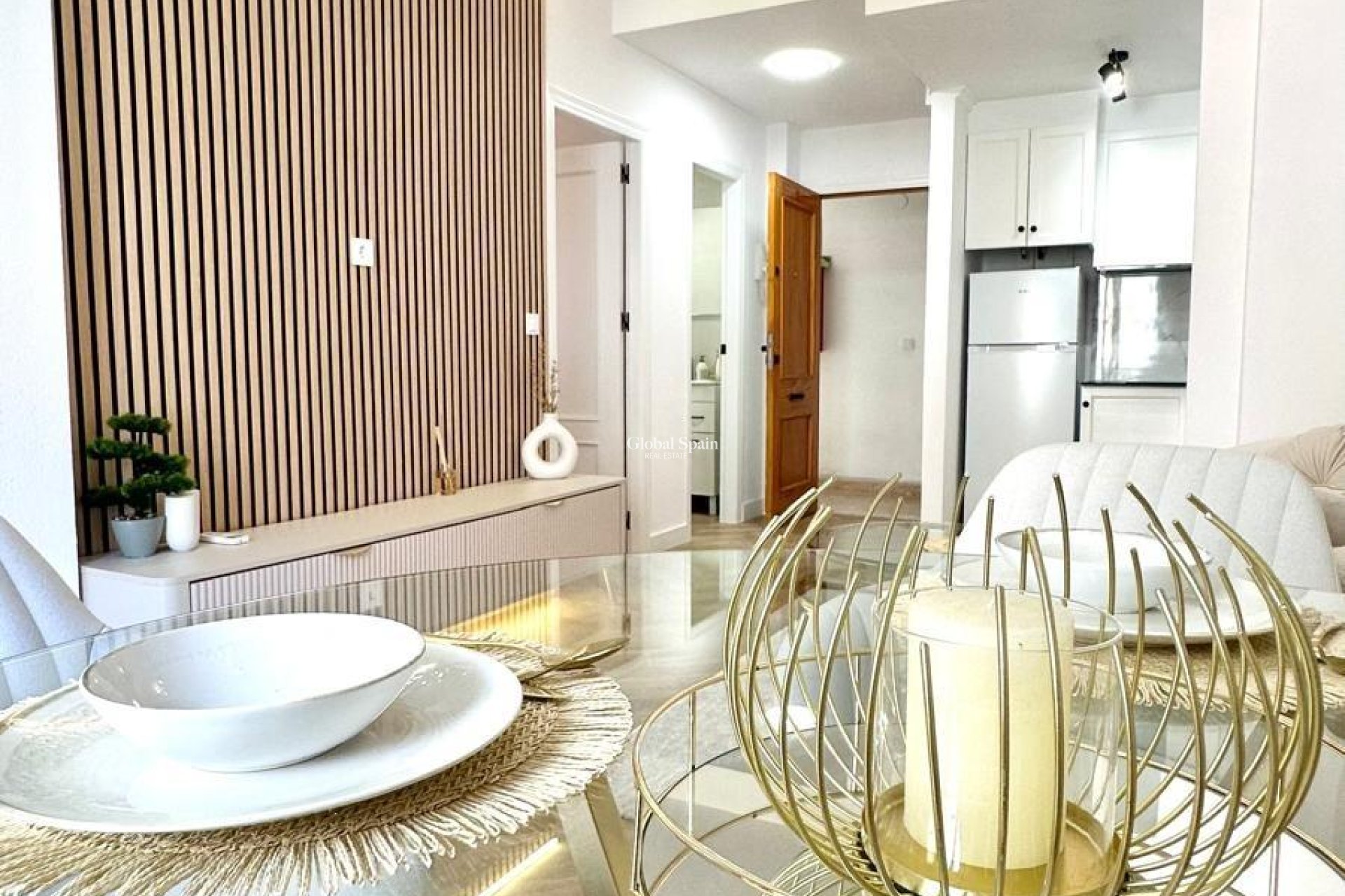 Wederverkoop - APPARTEMENT -
TORREVIEJA - Center