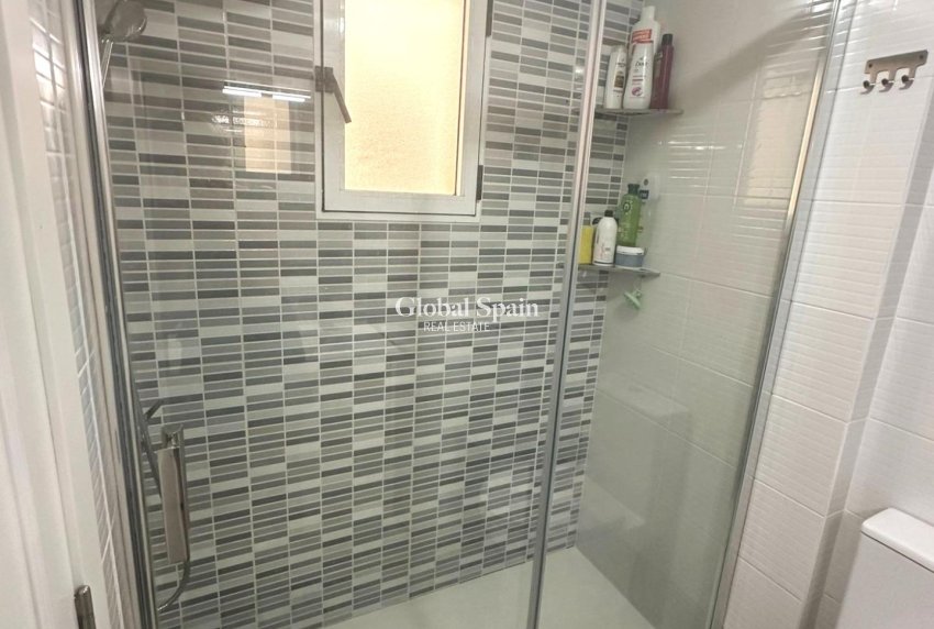 Wederverkoop - APPARTEMENT -
TORREVIEJA - Center