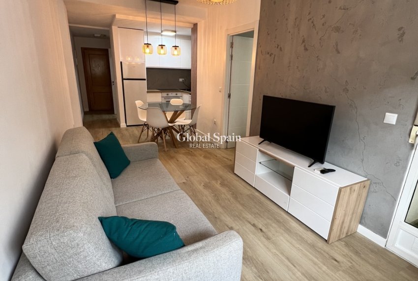 Wederverkoop - APPARTEMENT -
TORREVIEJA - Center