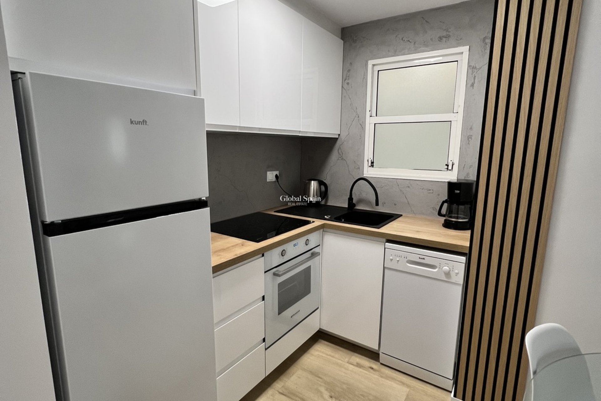 Wederverkoop - APPARTEMENT -
TORREVIEJA - Center